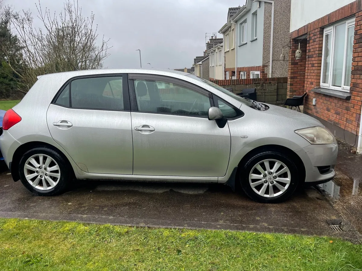 €2500…07 TOYOTA AURIS 1.4 PETROL NEW NCT 03/27 - Image 1
