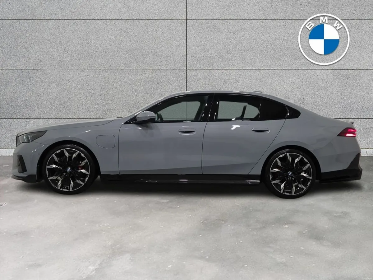 BMW 5-Series 530e M Sport Pro Saloon - Image 4