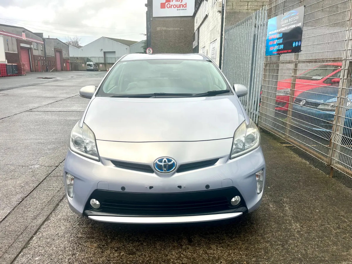 2014 Toyota Prius hybrid - Image 3