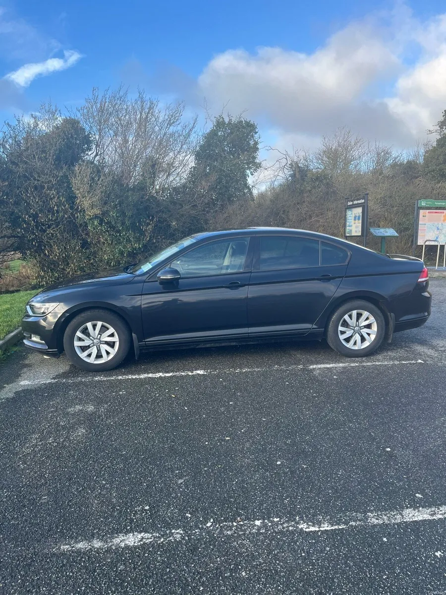 2015 Volkswagen Passat - Image 3