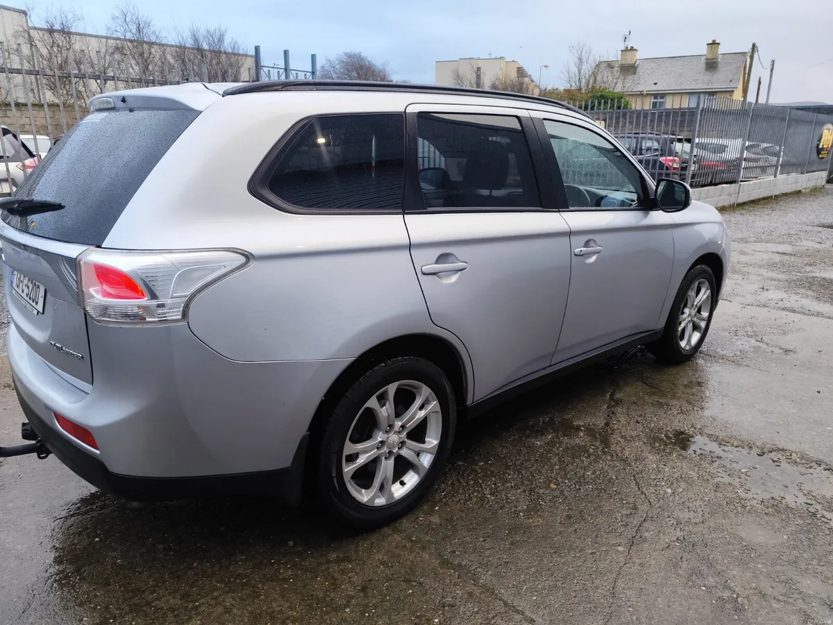 2013 Mitsubishi Outlander 2.2 di-d 4WD - Image 4