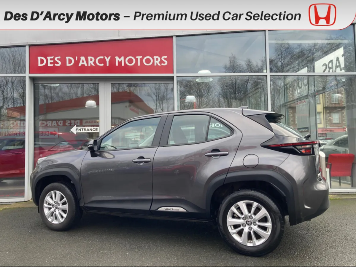 Toyota Yaris CROSS LUNA HYBRID IMMACULATE CONDITIO - Image 4