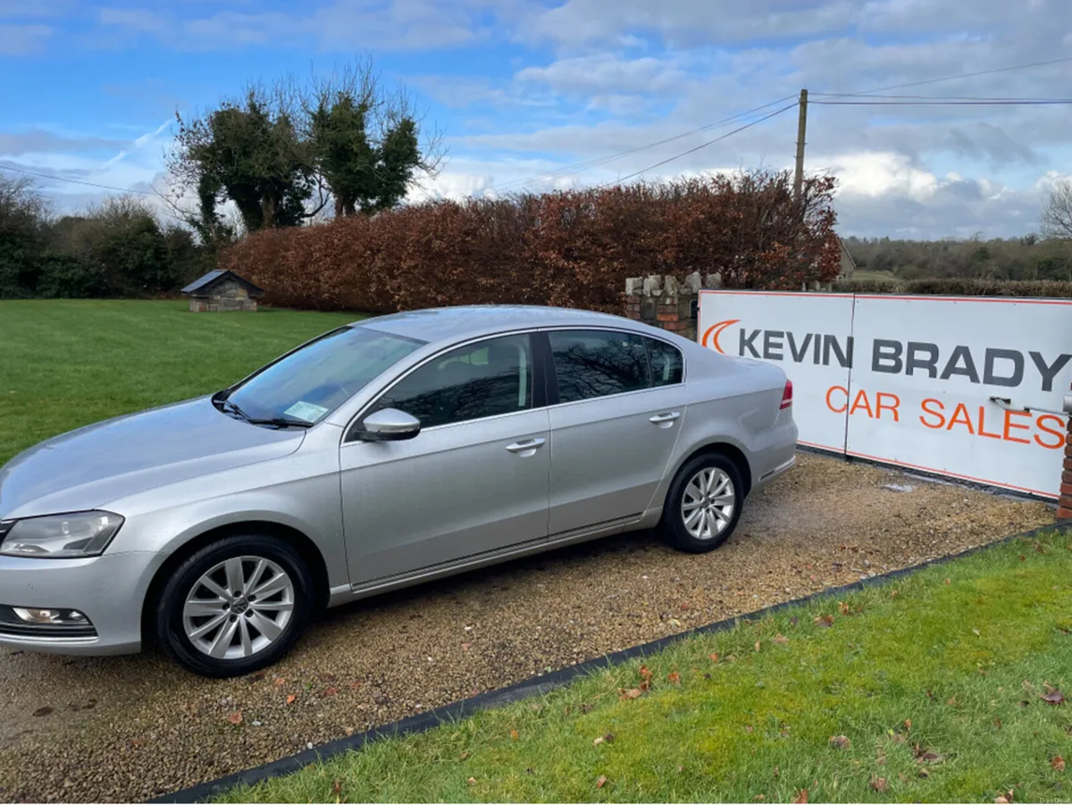 Volkswagen Passat 1.6 TDI COMFORTLINE BMT SALOON - Image 3