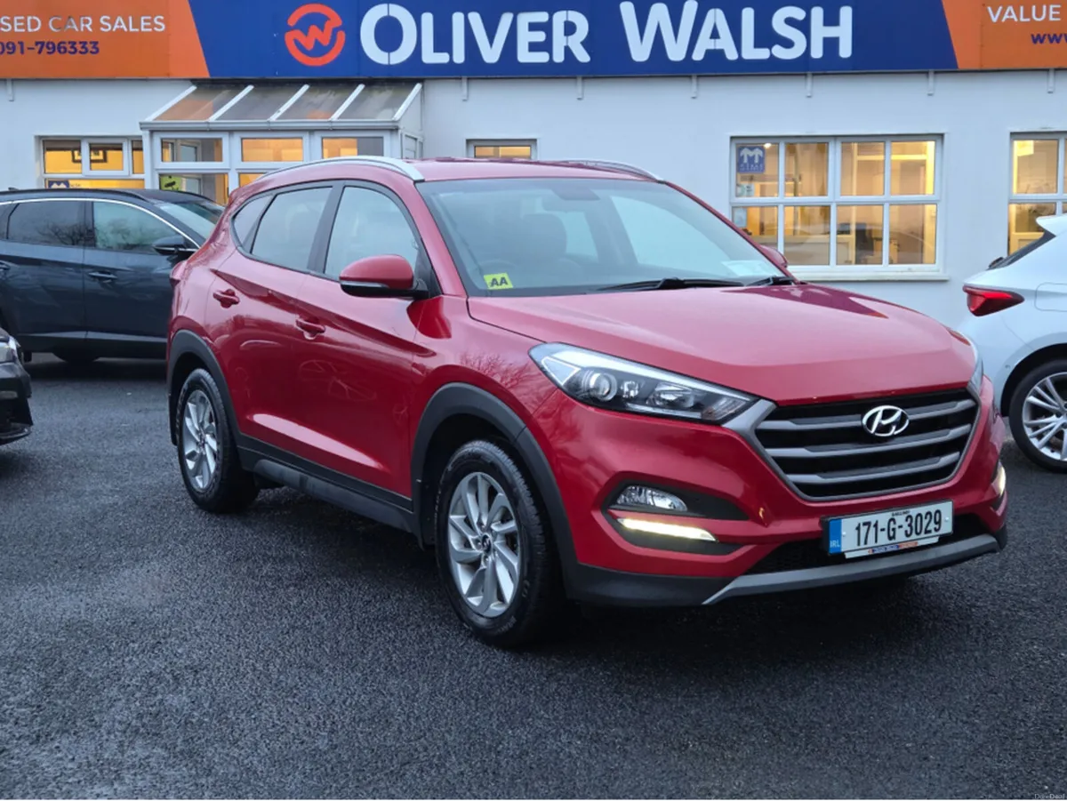 Hyundai Tucson IX35 2WD EXECUTIVE 5DR AUTO - Image 1
