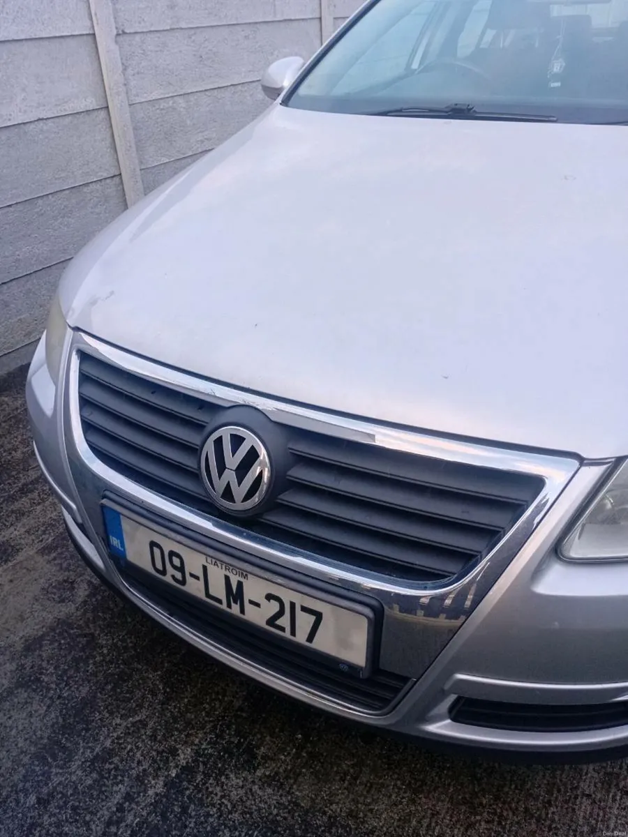 2009 vw passat - Image 1