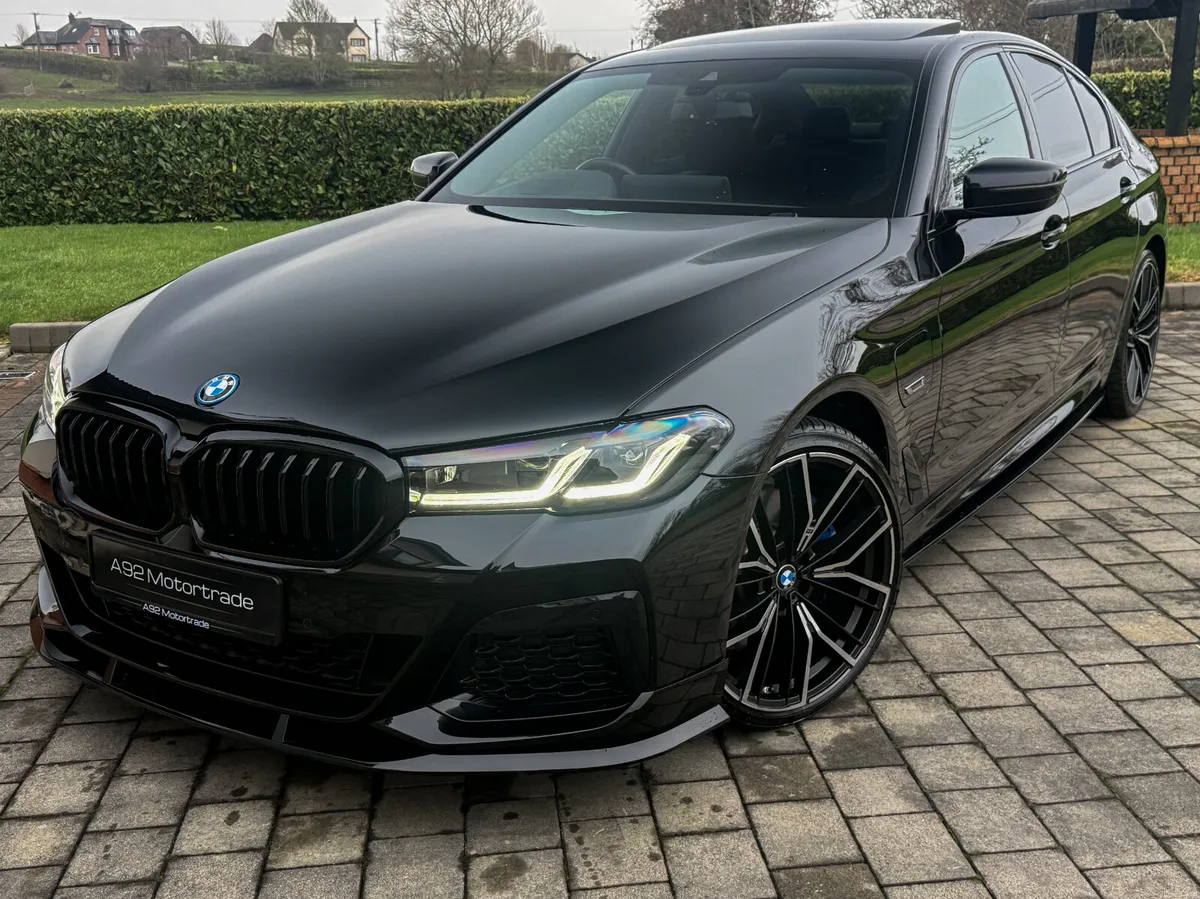 2022 BMW 530e M Sport Pro - Image 2