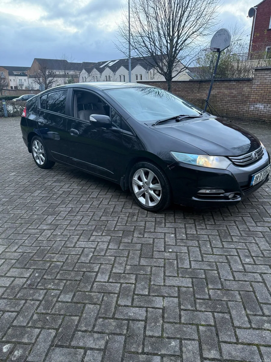 Honda Insight 2009 Hybrid-Excellent Condition - Image 2
