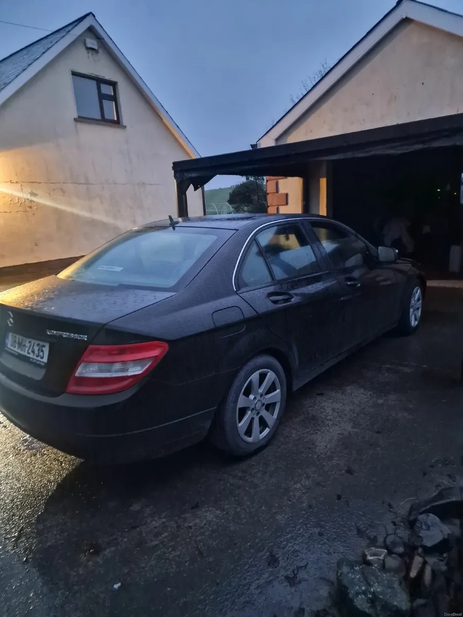 Mercedes-Benz C-Class 2008 - Image 2