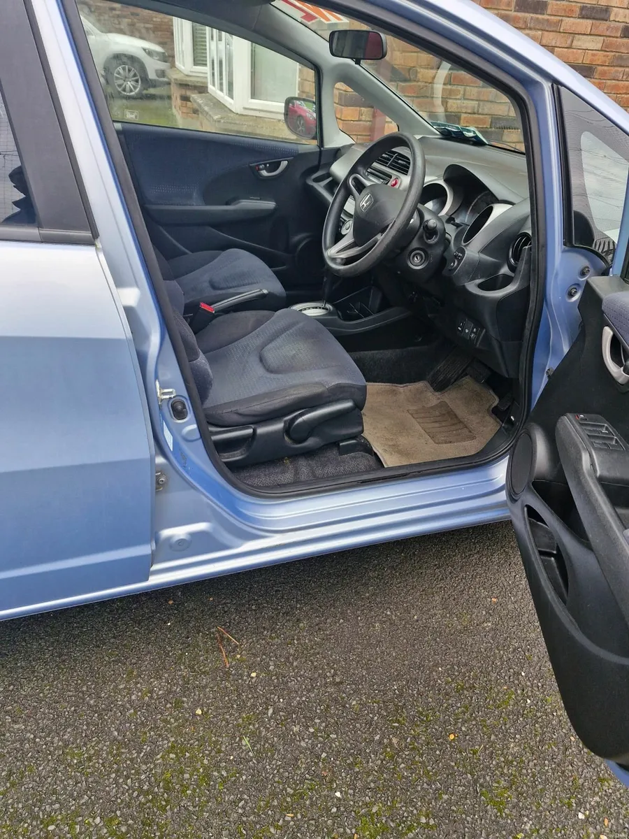 Honda Fit 2009 - Image 4