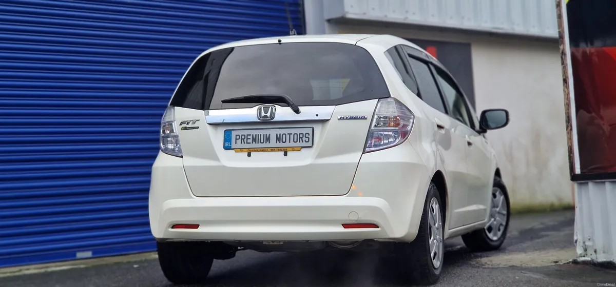 Honda Fit Hybrid Automatic - Image 3