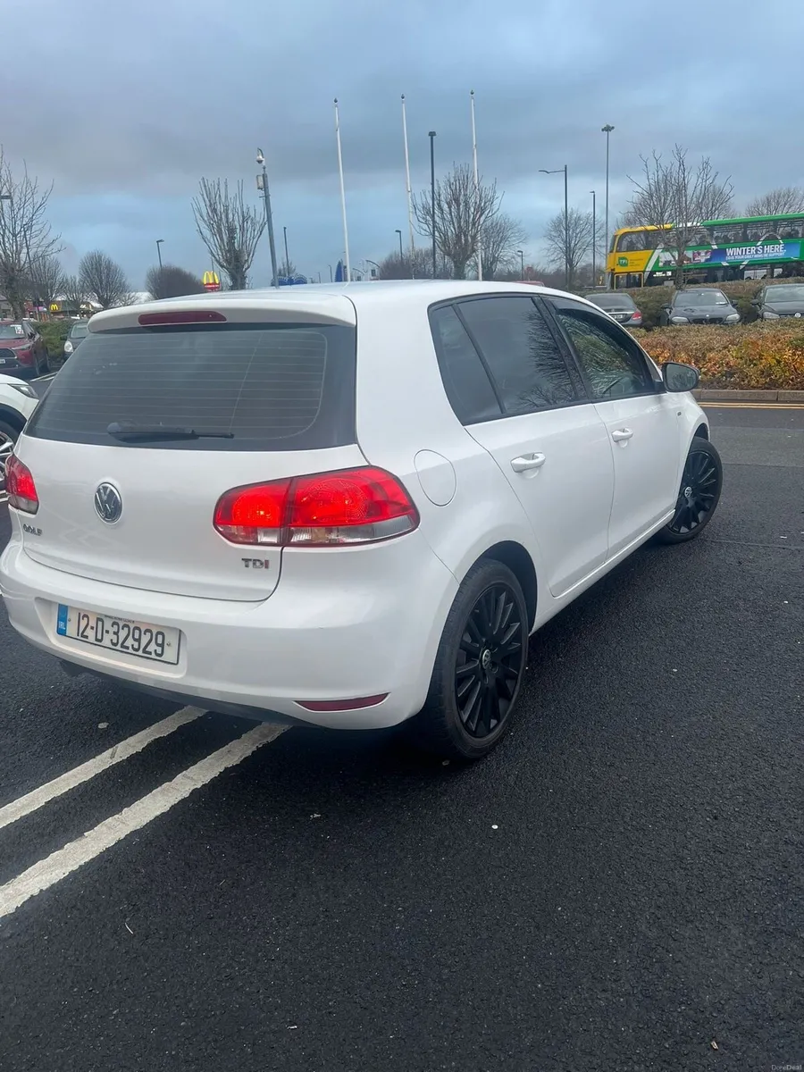 Volkswagen golf.1.6 - Image 2