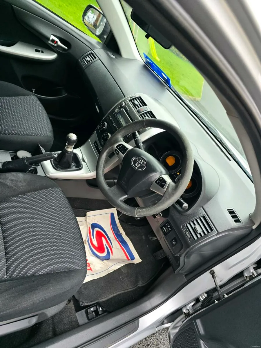 Toyota Corolla - Image 4