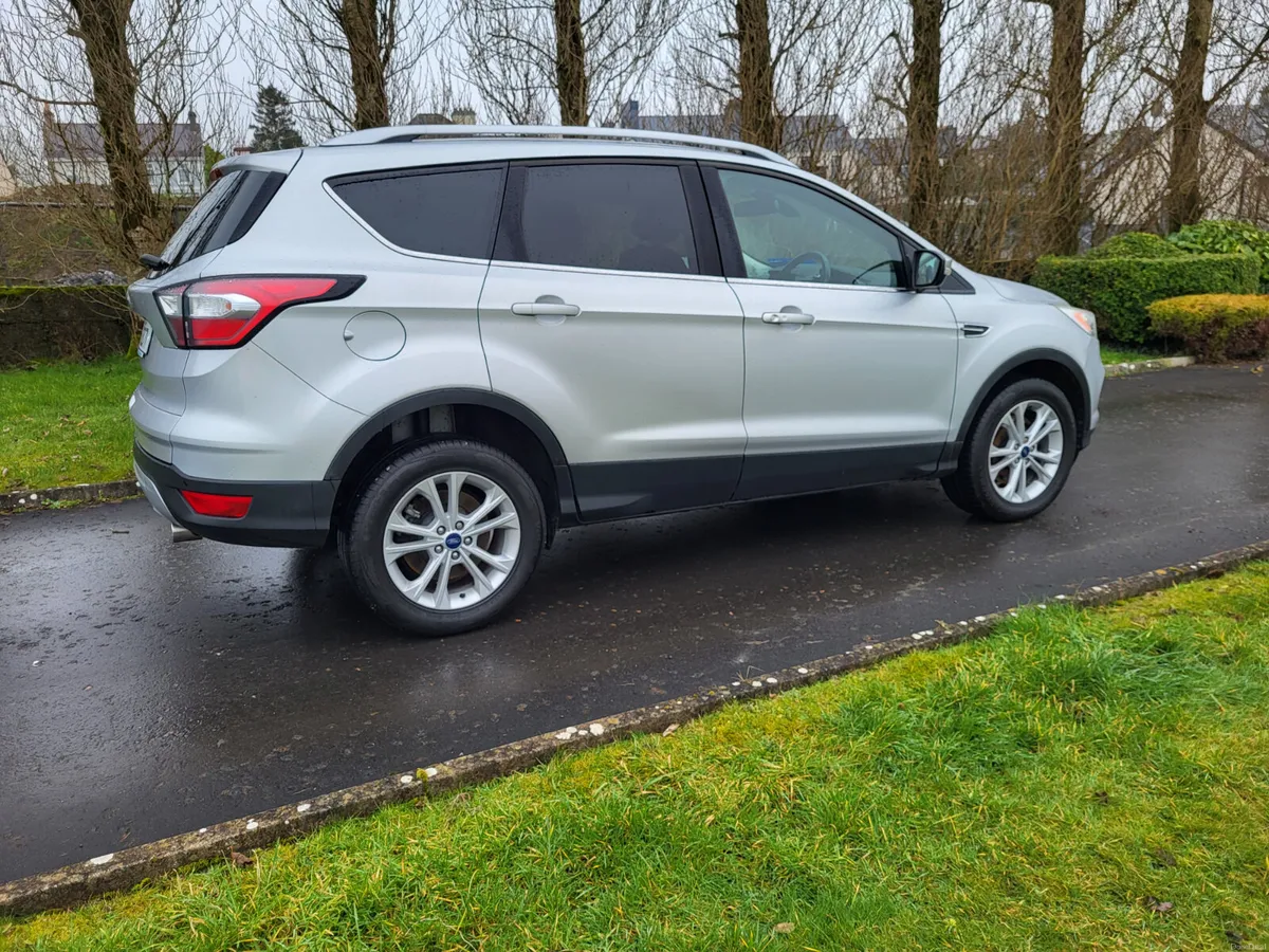 Ford Kuga  TITANIUM 1.5 DIESEL. - Image 2