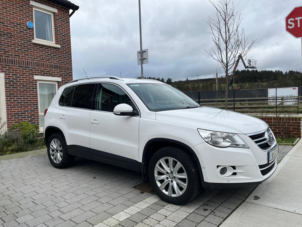 Volkswagen Tiguan 2010 - Image 2