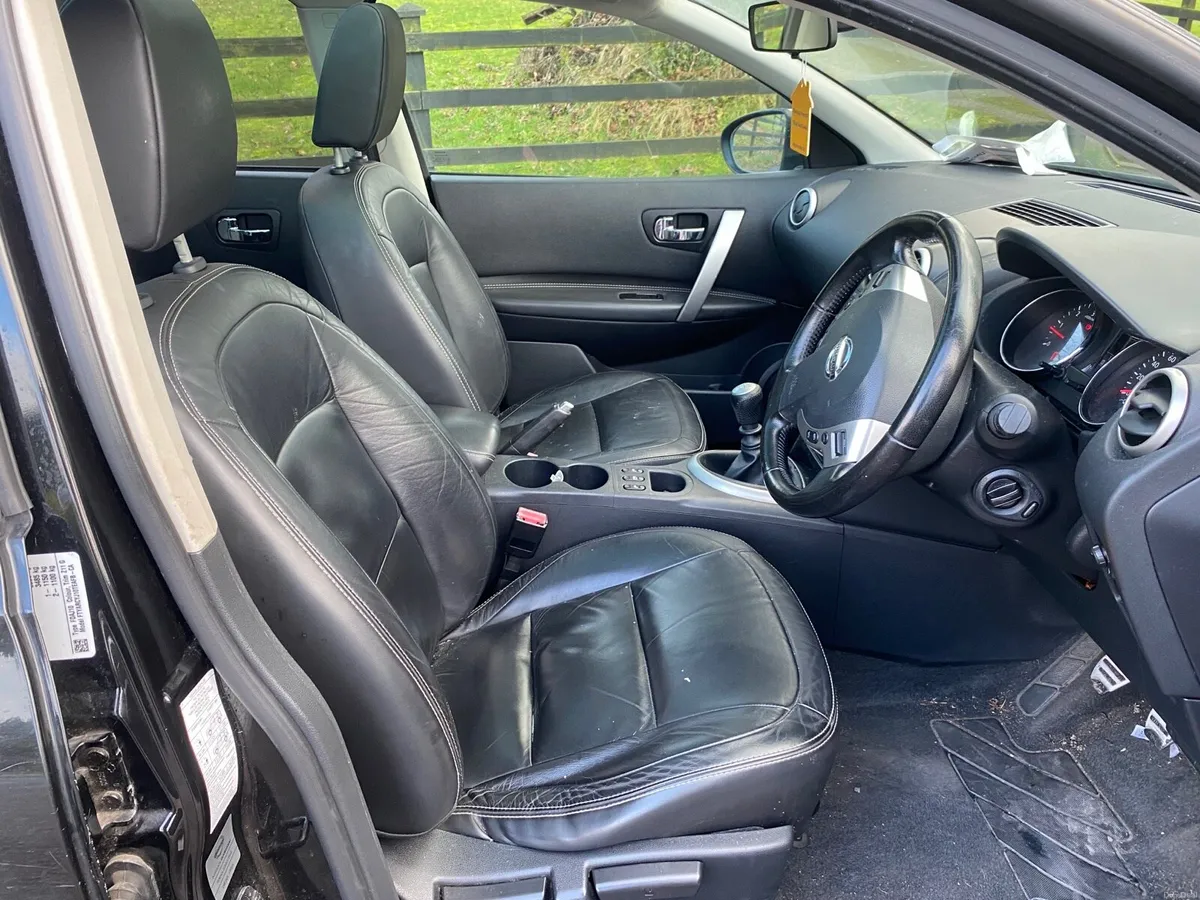 2010 NISSAN QASHQAI BLACK LEATHER PAN ROOF - Image 2
