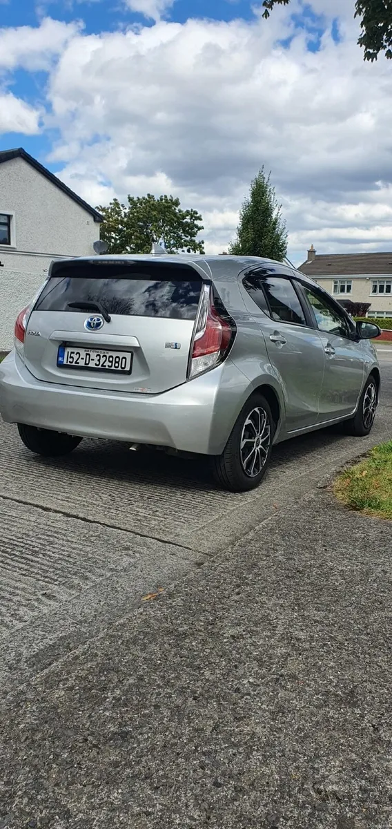 Toyota Aqua 2015 - Image 2