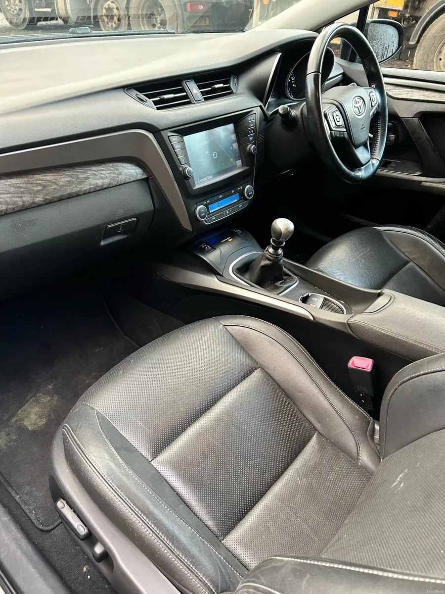 2017 Toyota Avensis 2.0D4D Excel - Image 4