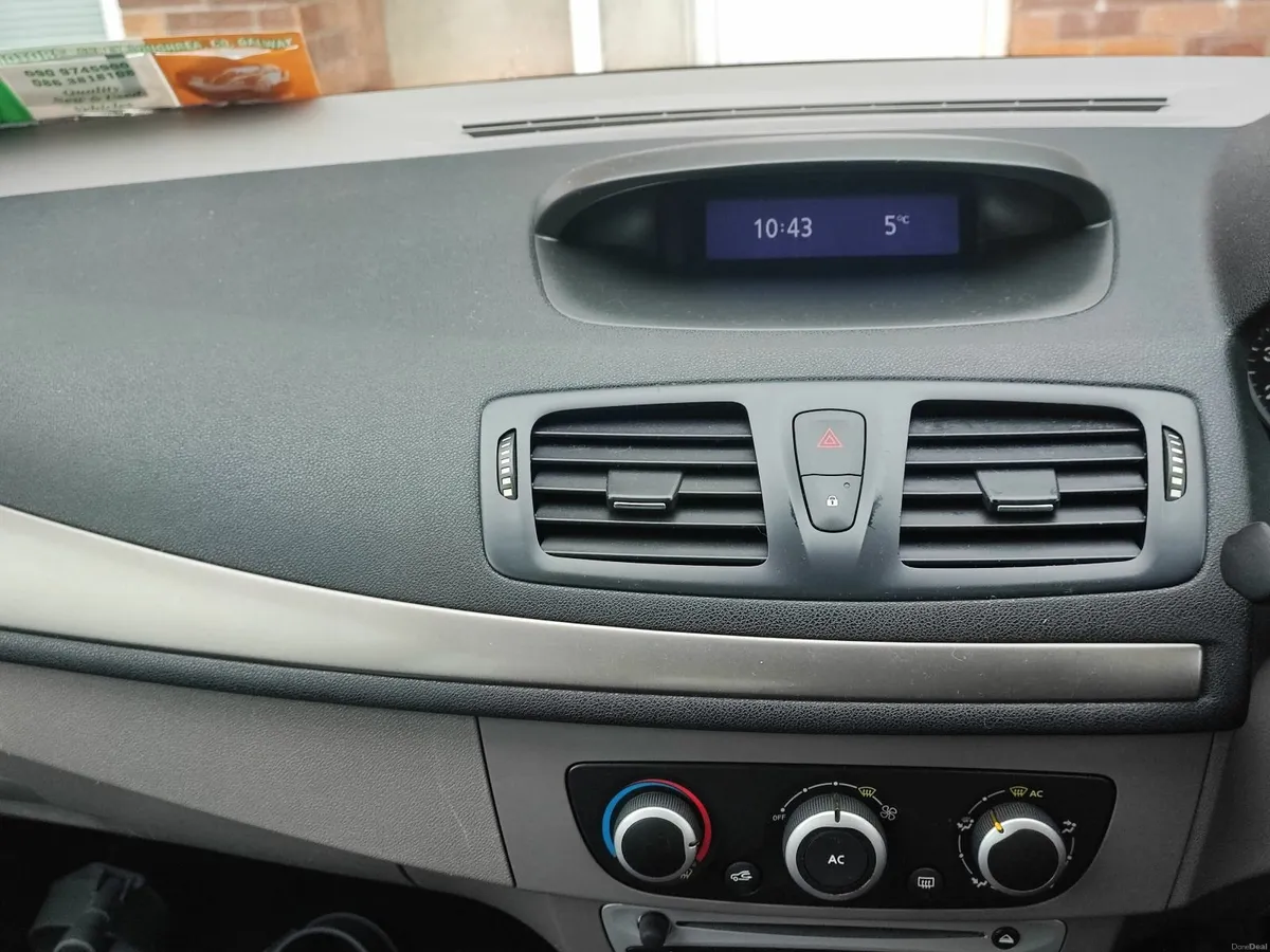 Renault Fluence 2012 - Image 2