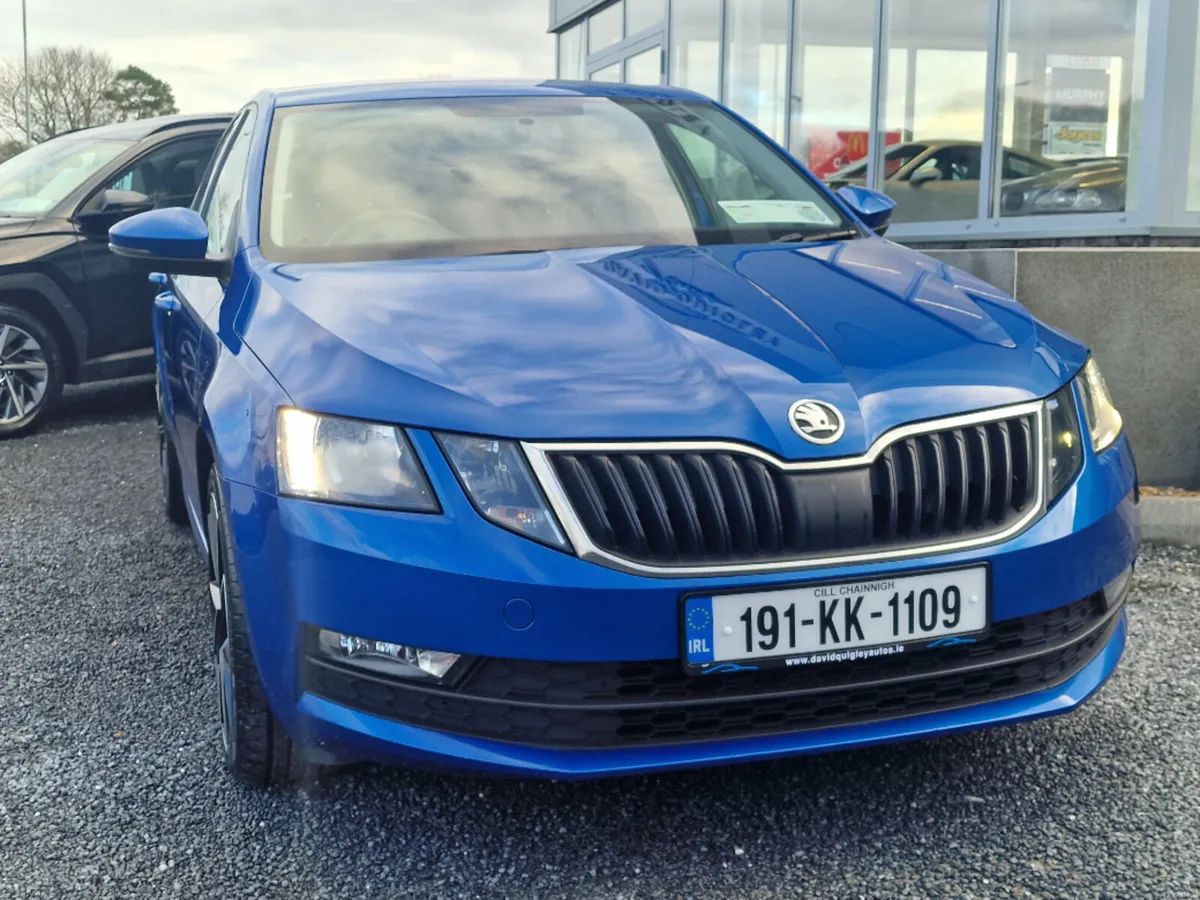 Skoda Octavia AMB 1.0tsi 115HP 4DR - Image 2