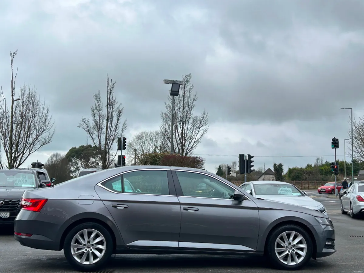 Skoda Superb AMBITION 2.0TDI 150BHP *IRISH CAR* - Image 4