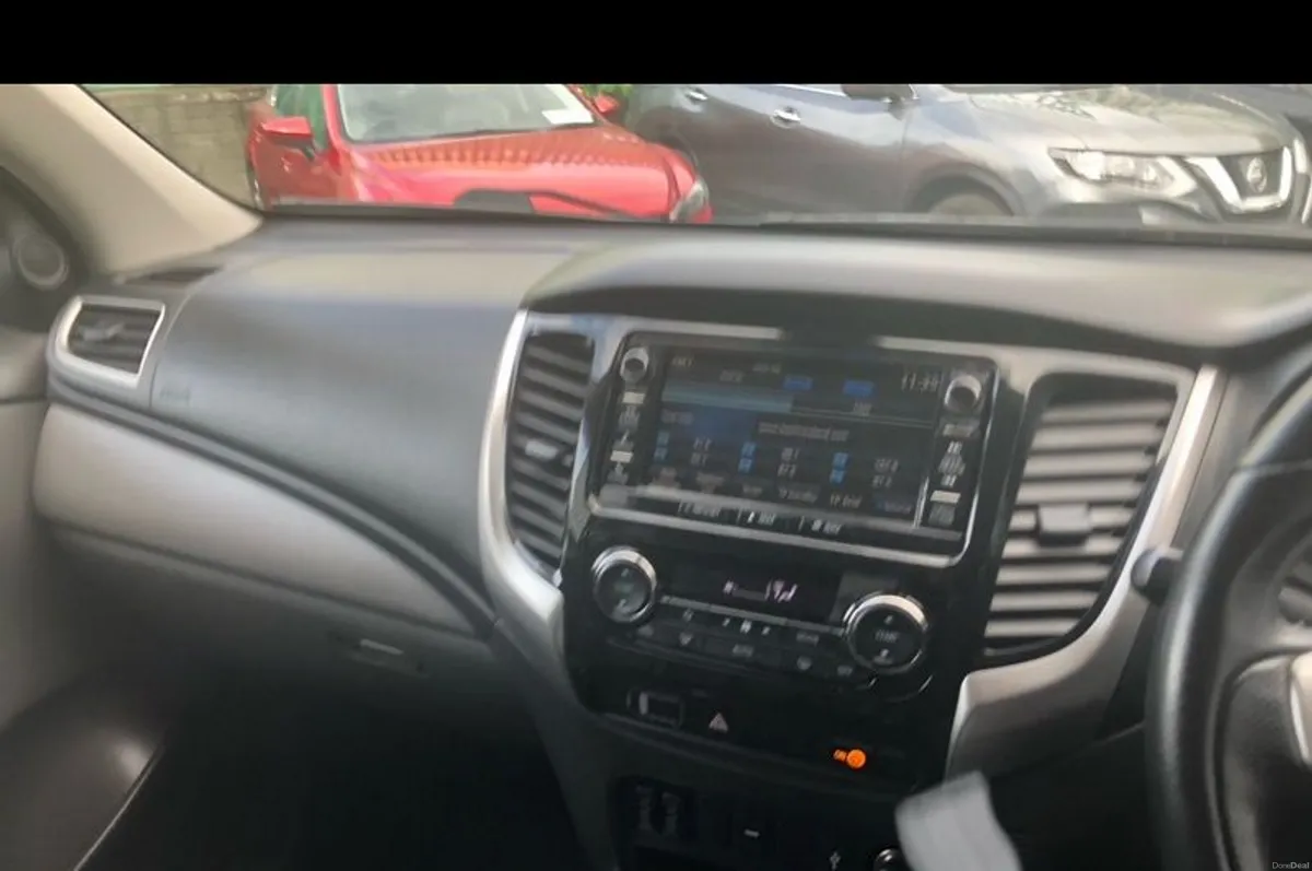 2017 Mitsubishi L200 - Image 4