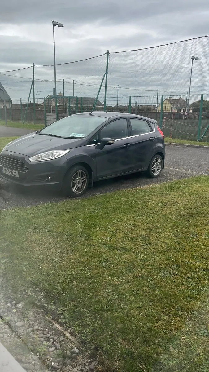Ford Fiesta 2015 - Image 2