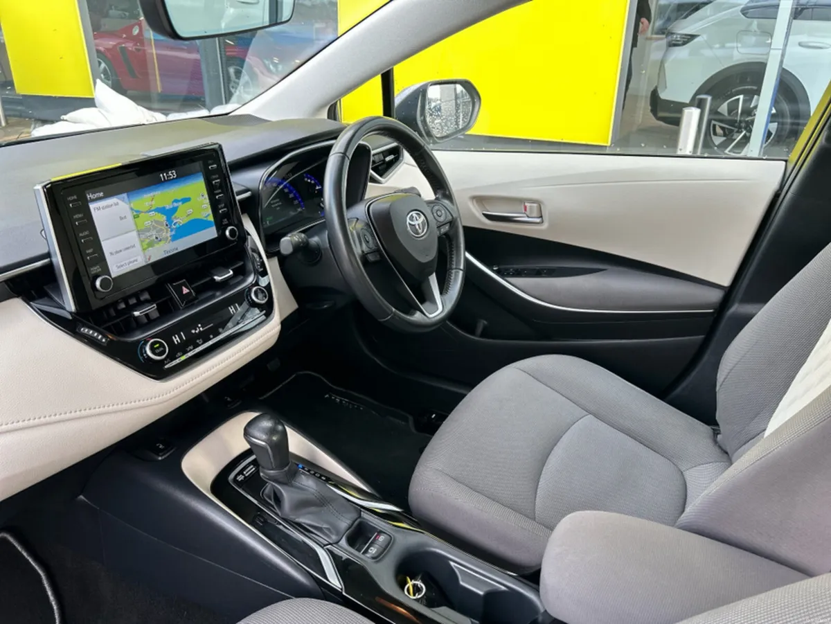 Toyota Corolla HYBRID LUNA SPORT 4DR - Image 3