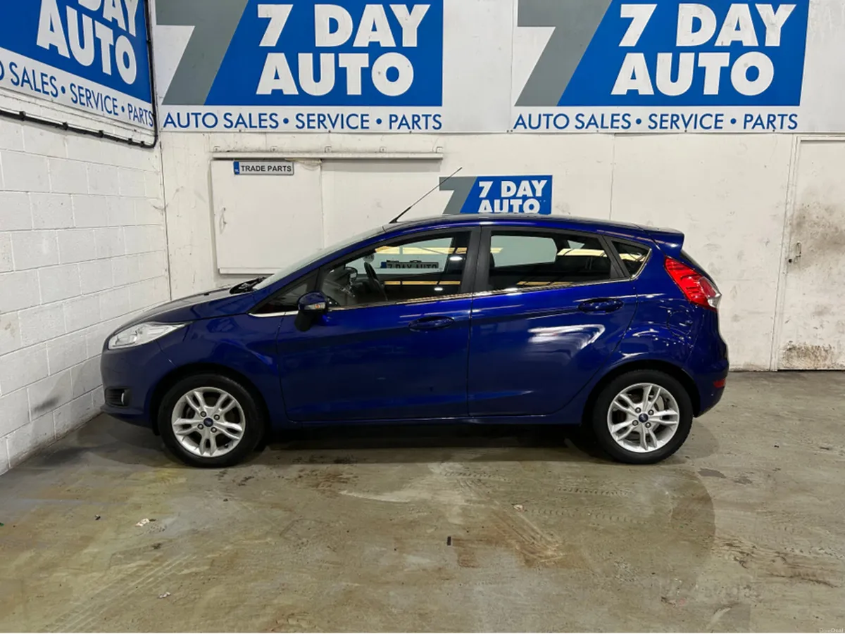 Ford Fiesta 1.25 ZETEC 82PS 5DR - Image 4