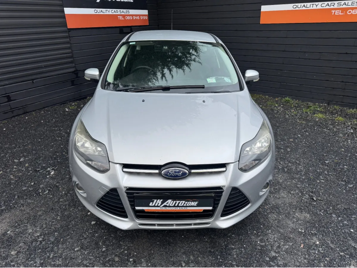 Ford Focus TITANIUM 1.6 TDCI 5DR - Image 2