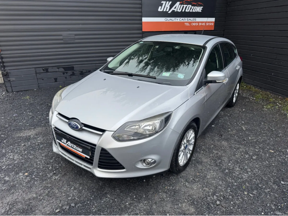 Ford Focus TITANIUM 1.6 TDCI 5DR - Image 3