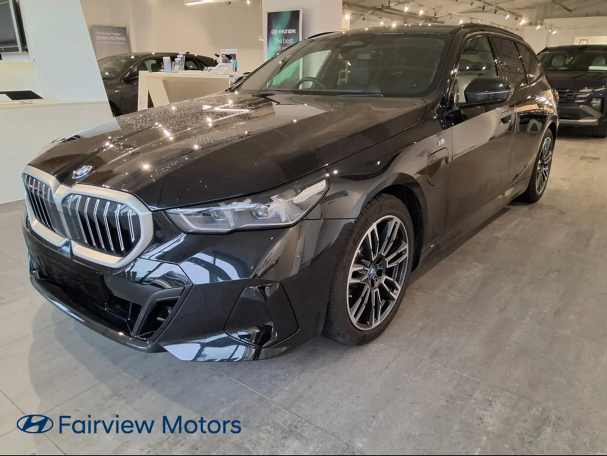BMW 5-Series 530e M SPORT TOURER - Image 4