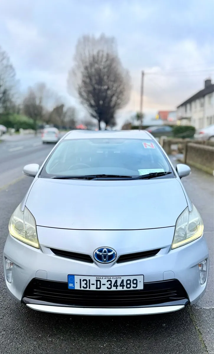 Toyota Prius 2013 Hybrid - Image 2