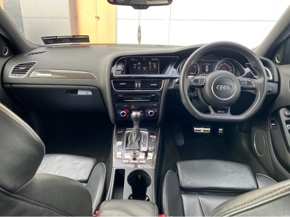 Audi RS4 AVANT - Image 3