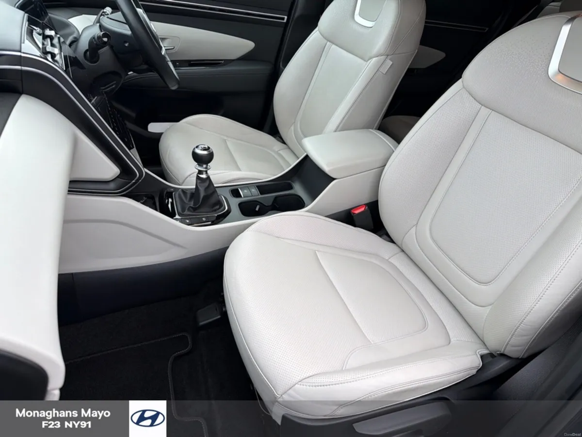 Hyundai Tucson EXECUTIVE PLUS 1.6 DIESEL 5DR - Image 4