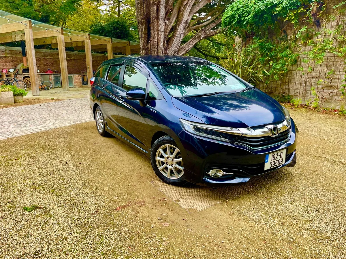 Honda Shuttle Hybrid - Image 1