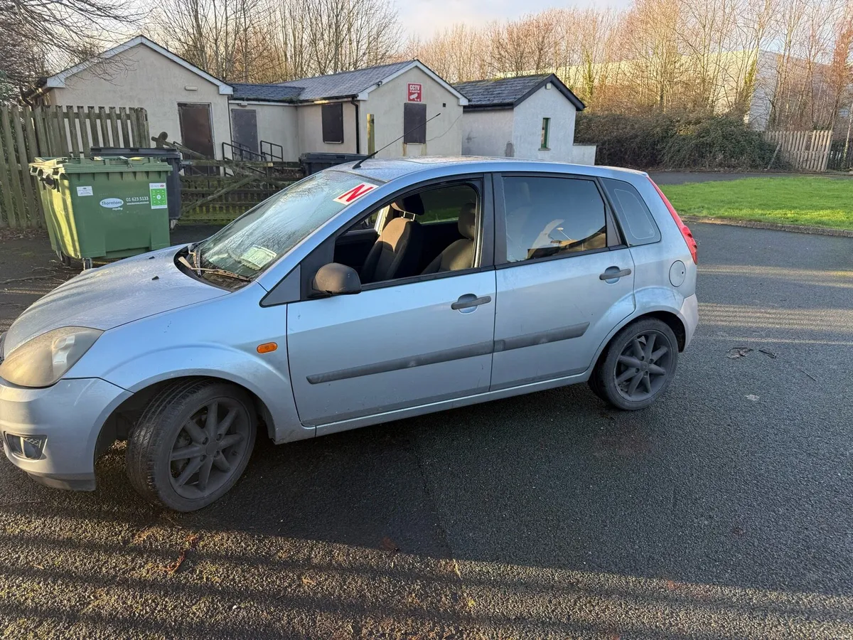 Ford fiesta - Image 4