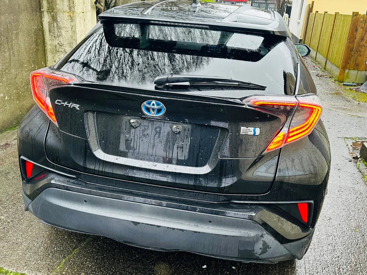 Toyota C-HR 2018 1.8 Petrol Hybrid - Image 4