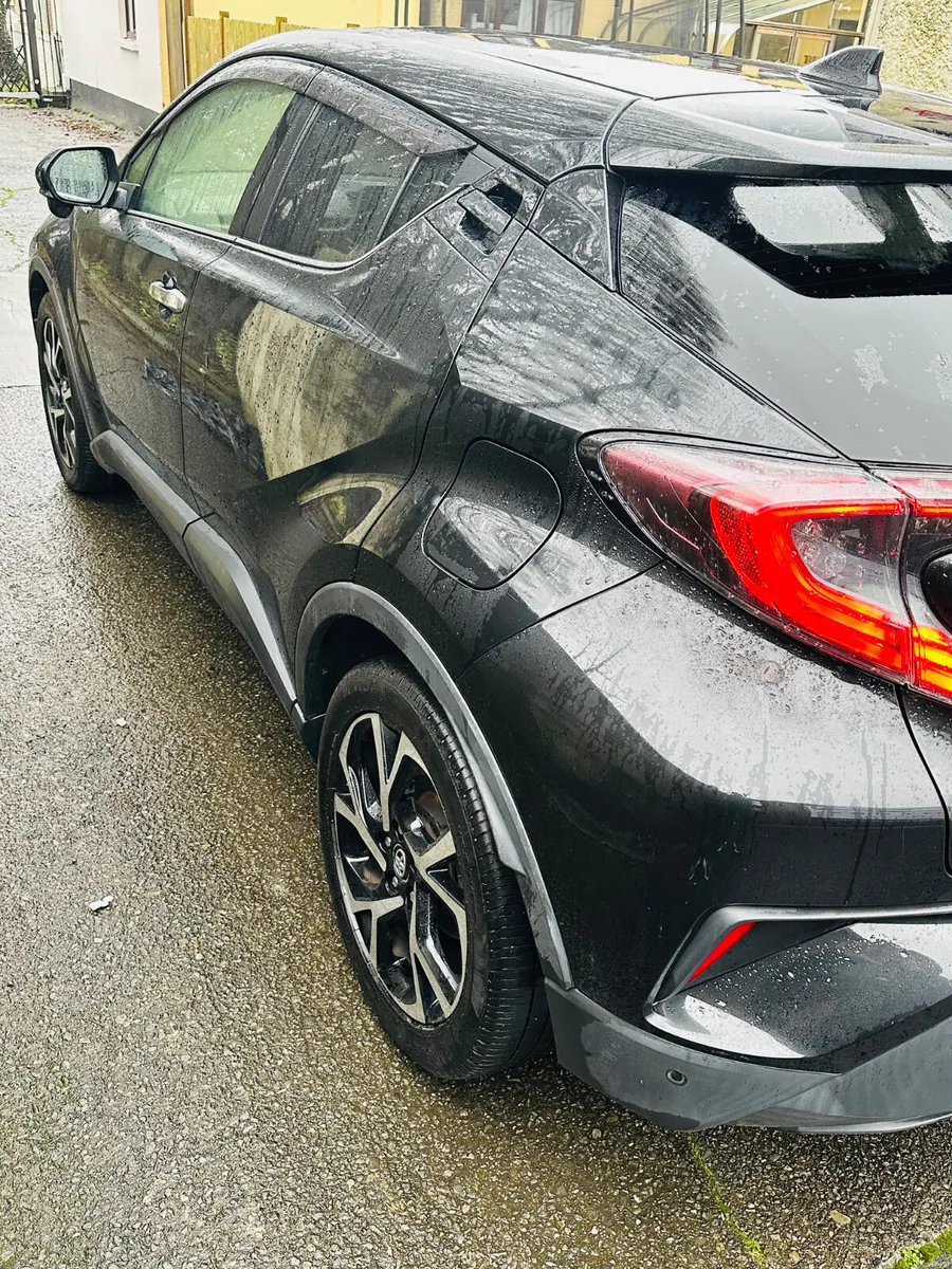 Toyota C-HR 2018 1.8 Petrol Hybrid - Image 3