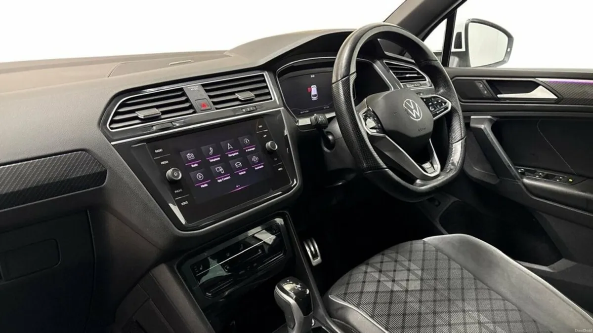 1.4 TSI 13kWh R-Line SUV 5dr Petrol Plug-in Hybrid - Image 3