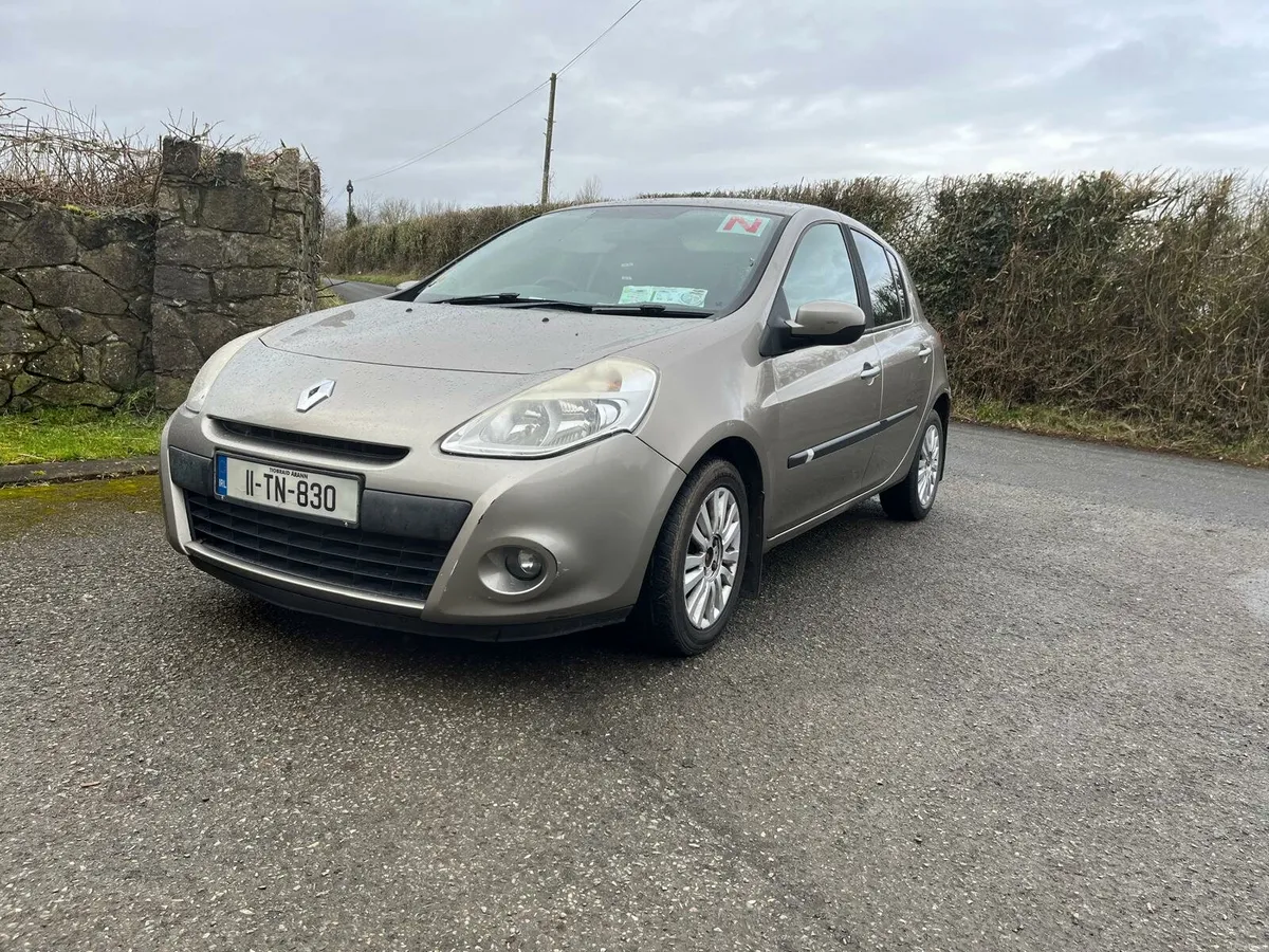 2011 Renault Clio 1.2 petrol - Image 1