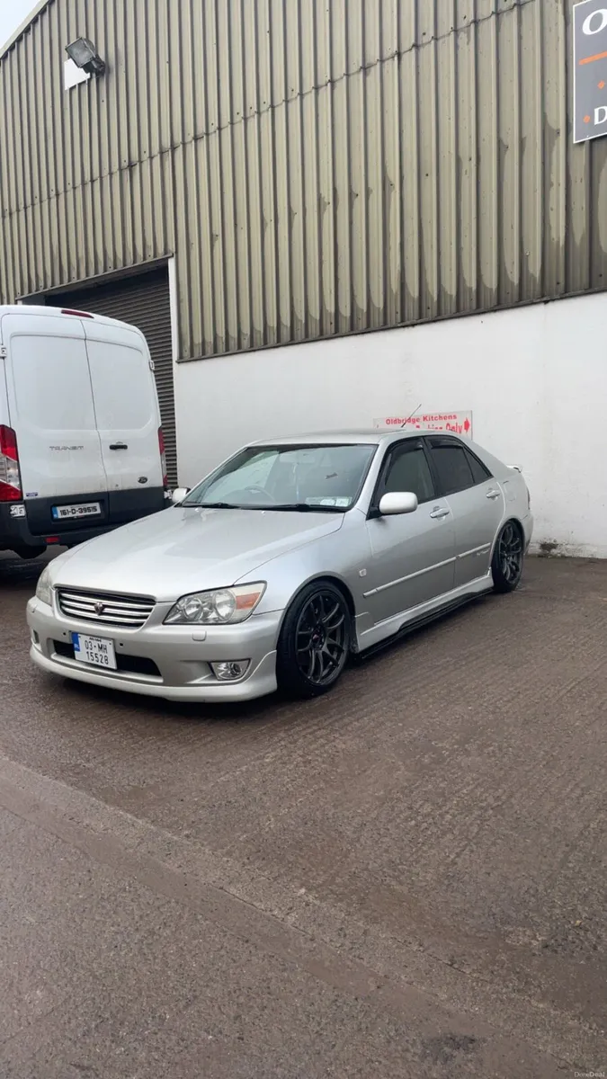 Lexus is200 - Image 2