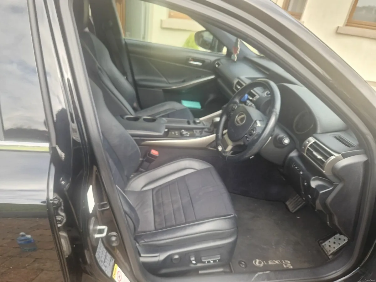 Lexus IS 2014 - Image 3