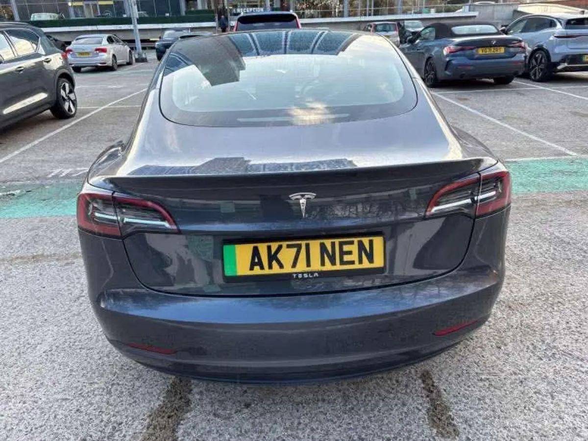 Tesla Model 3 SR+ - Image 4
