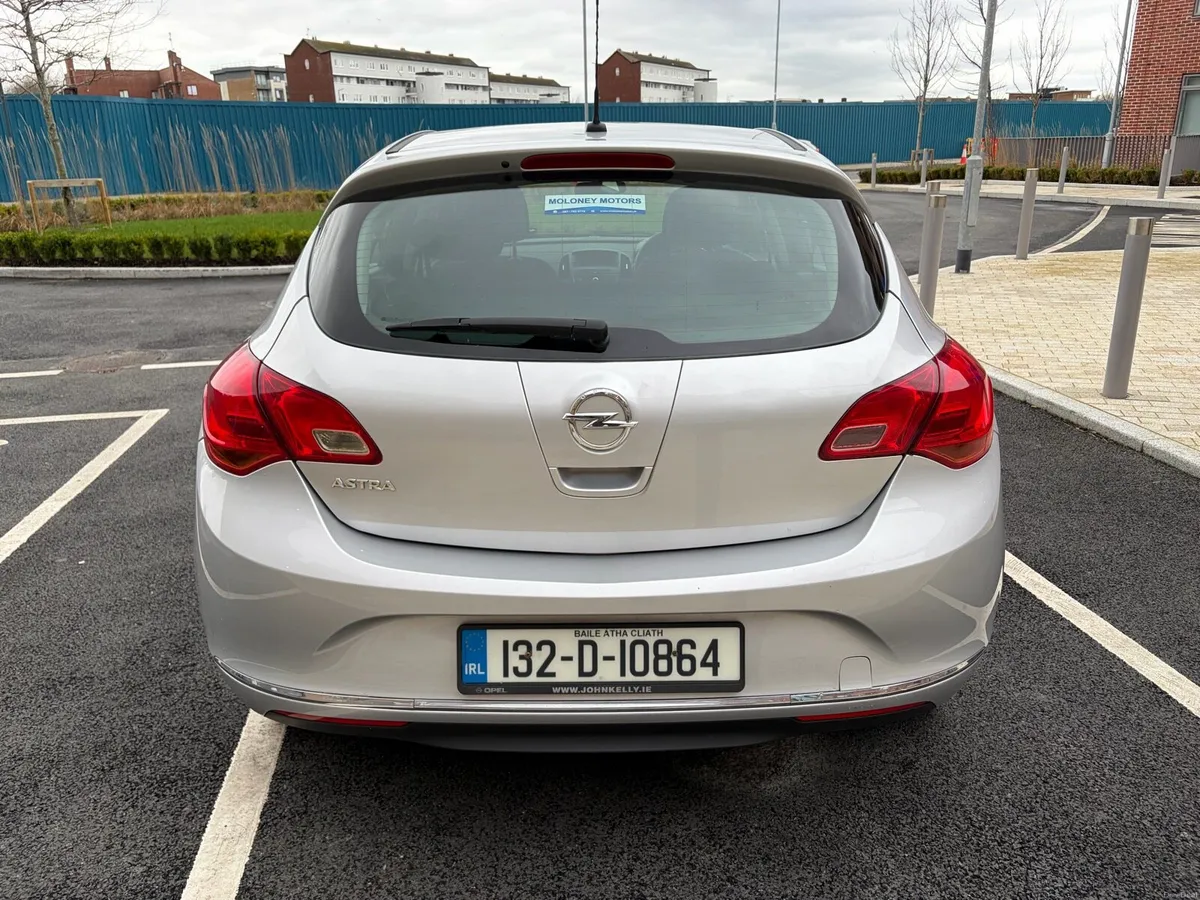 Opel Astra - Image 2
