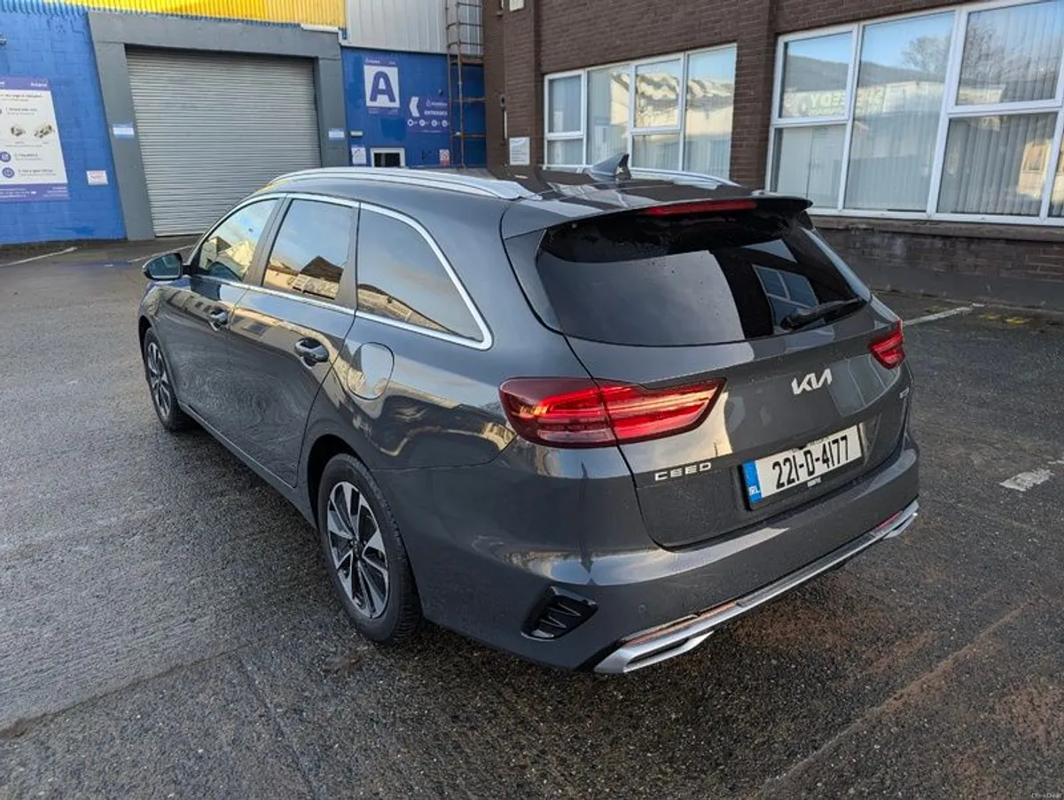 Kia Ceed Plug-in Hybrid 1.6 GDi | 2022 Facelift | Low Mileage - Image 4