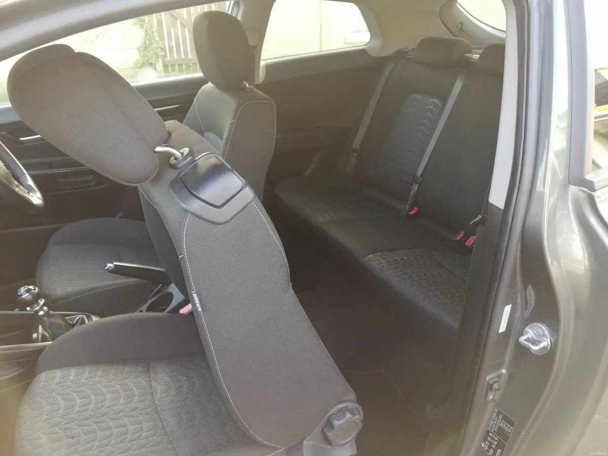 Kia Ceed 2011 - Image 2