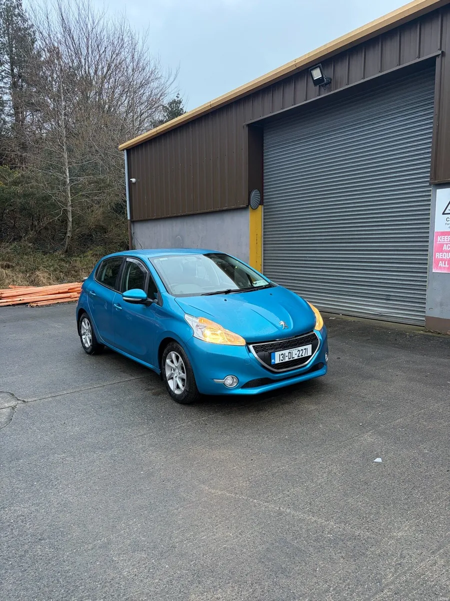 Peugeot 208 - Image 1