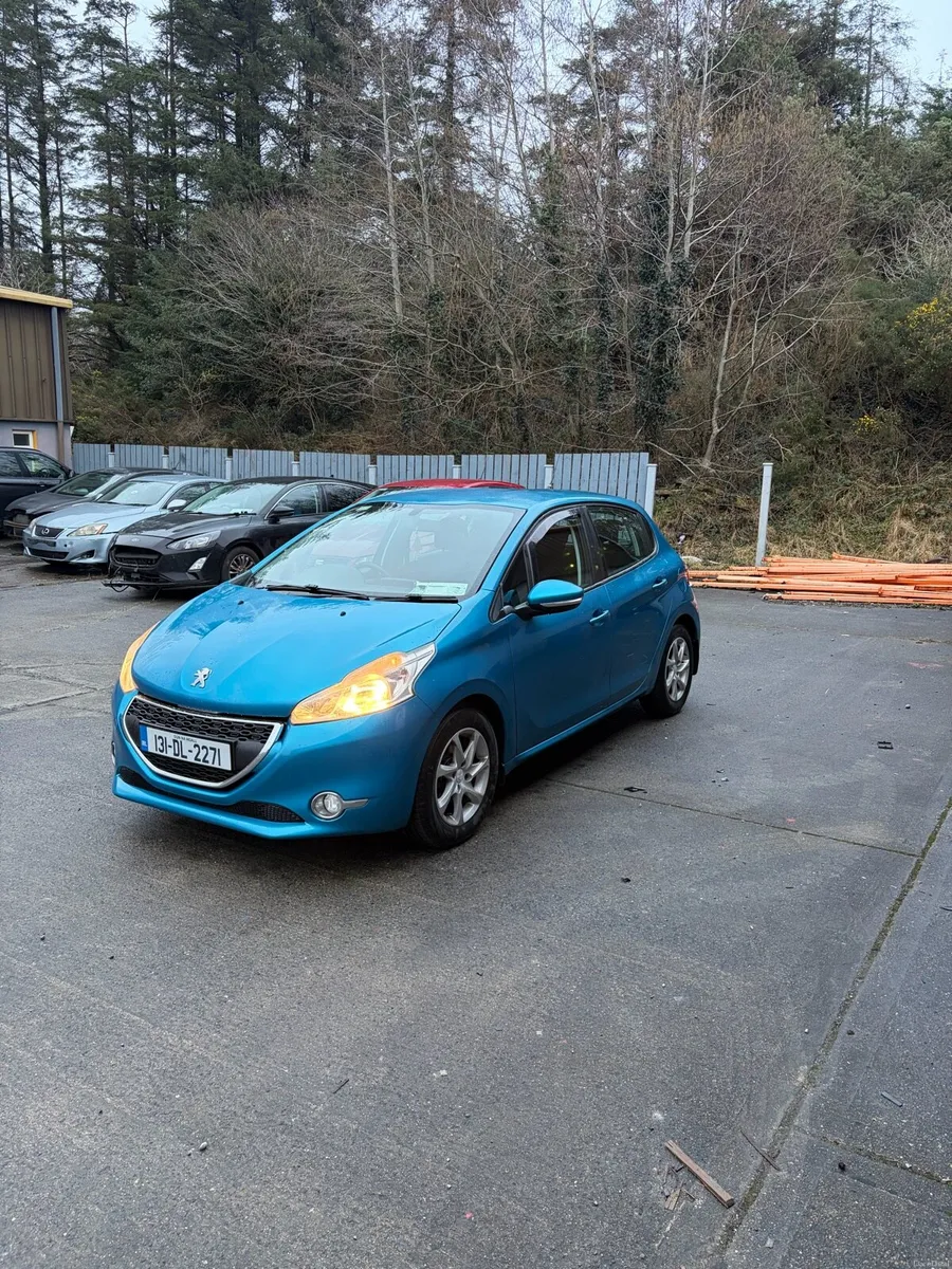Peugeot 208 - Image 2