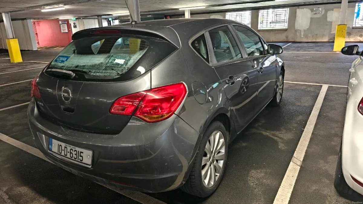 Opel Astra 2010 1.4L petrol - Image 4