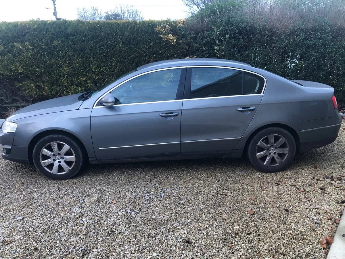 Volkswagen Passat - Image 2